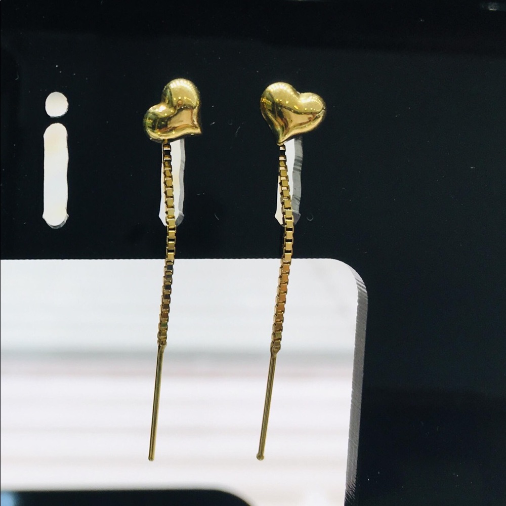 18karat Heart Gold Needle and Thread Heart Earring